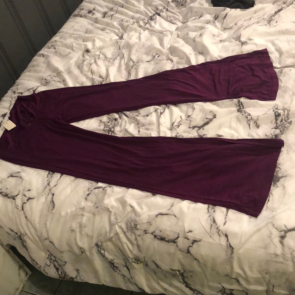 Slinky cute Booty lounge high quality loose wide leg pants BRAND NEW large look!
